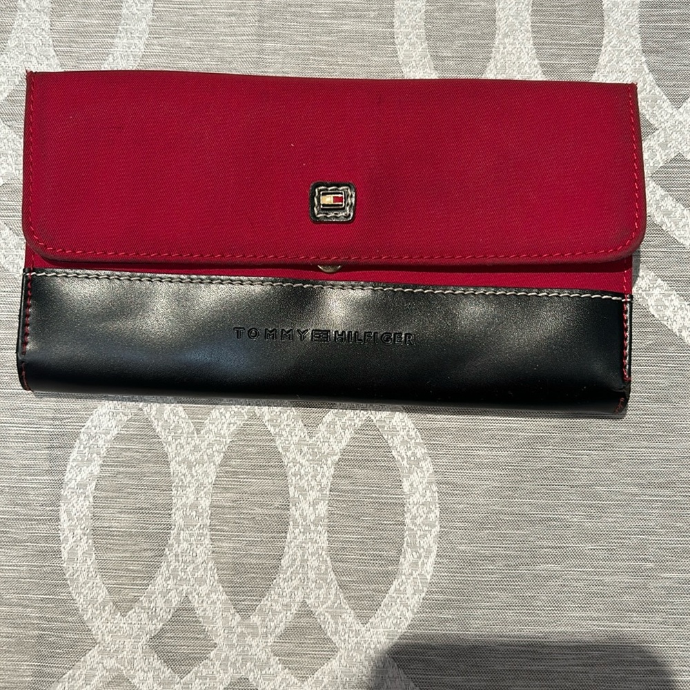 Tommy Hilfiger - vintage wallet. Red / black